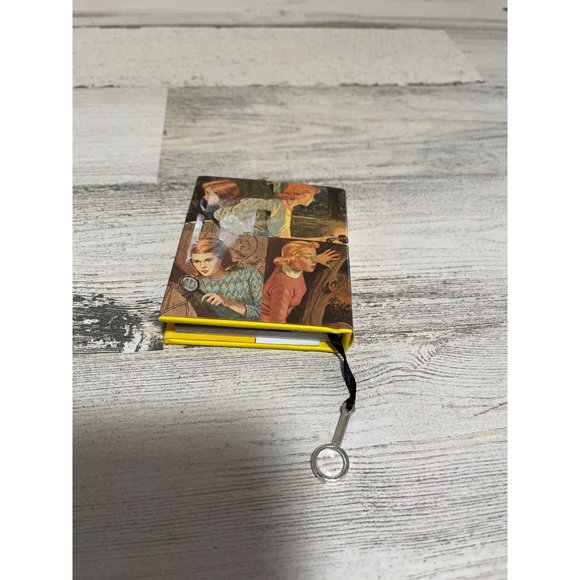 Nancy Drew’s guide to life by Jennifer Worick NWT - Picture 2 of 3